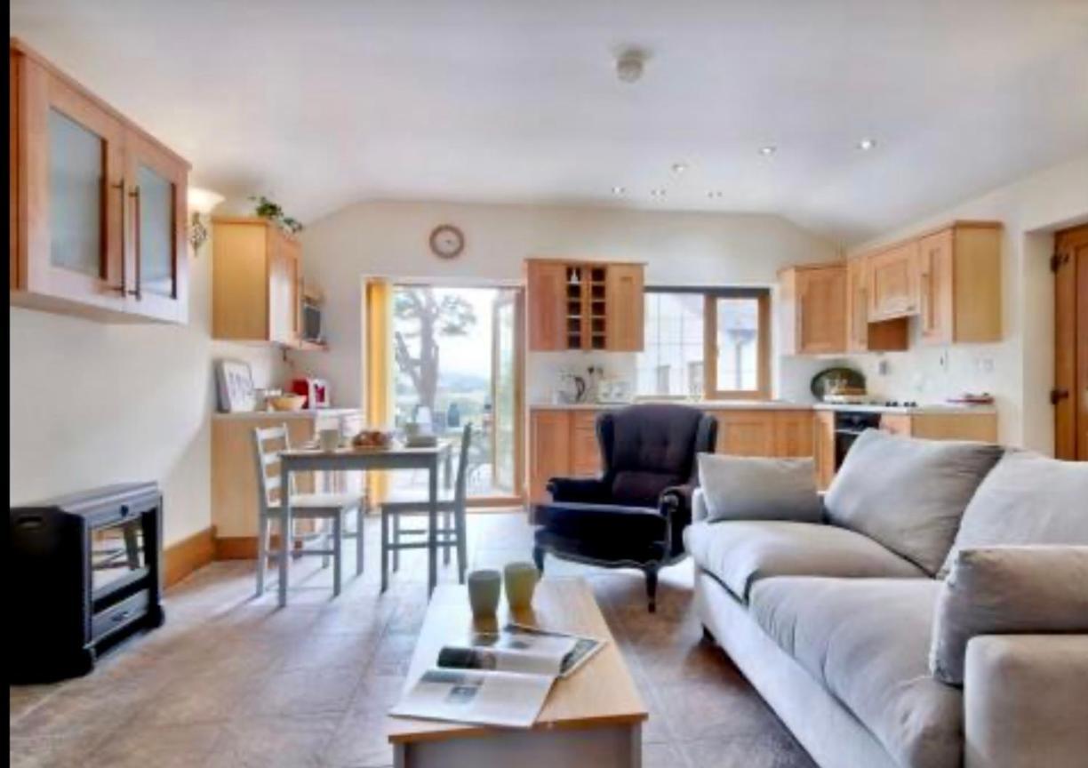 Mountain View Cottage, Hot Tub , Stunning Views Llanhamlach Dış mekan fotoğraf