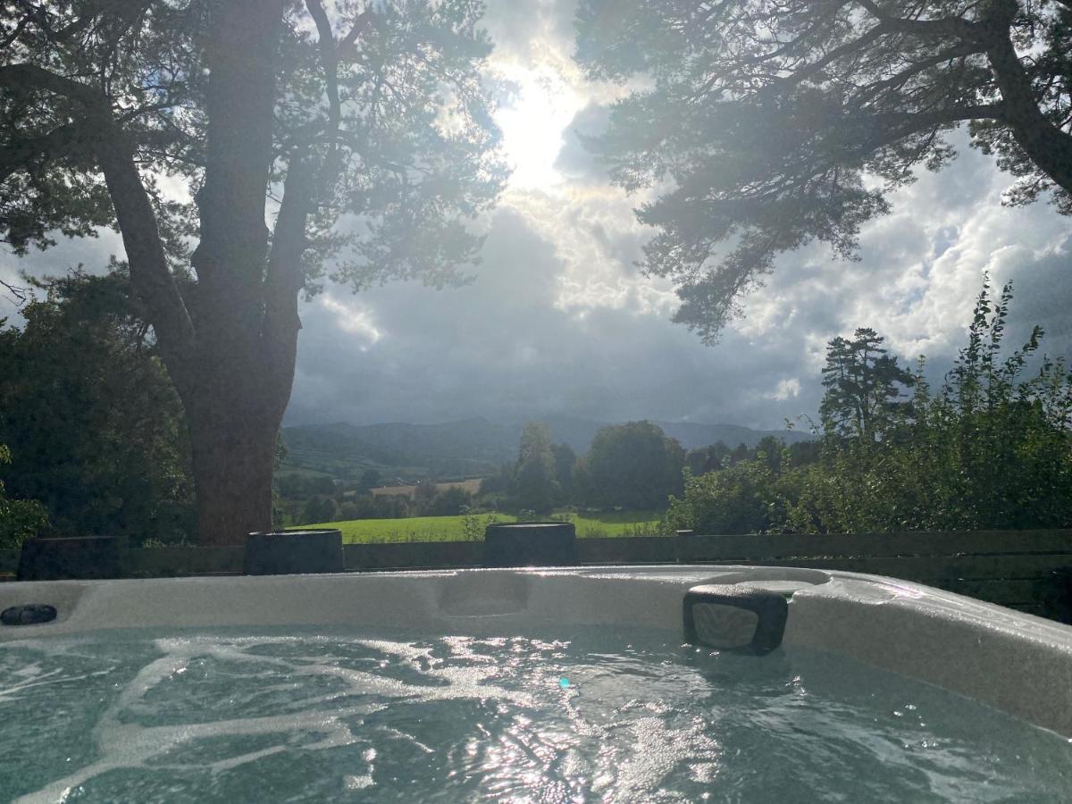 Mountain View Cottage, Hot Tub , Stunning Views Llanhamlach Dış mekan fotoğraf