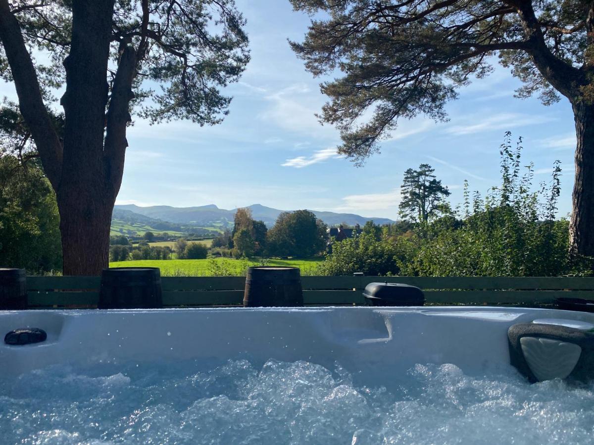 Mountain View Cottage, Hot Tub , Stunning Views Llanhamlach Dış mekan fotoğraf